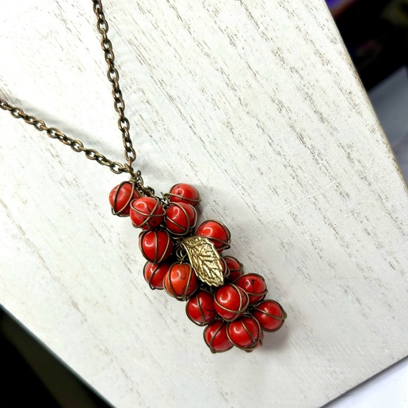 !!HOST PICK!! Vintage Red Berry Cluster Necklace - Picture 8 of 9